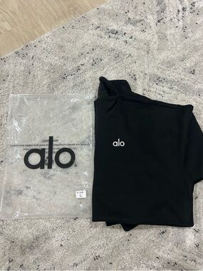 ALO Yoga Men’s Black Quarter-Zip Pullover Sweatshirt